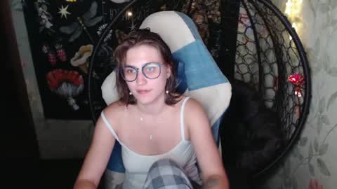 Snapshot of greenwitch9 chatting on 07-29-26, 12:36 Lina online show from 07-29-26, 12:36