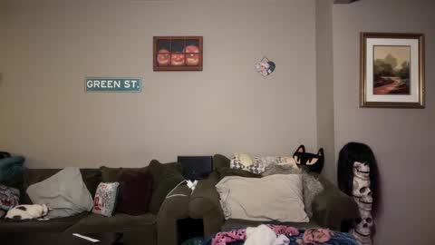 Snapshot of greenxxxqueen chatting on 12-28-24, 07:11 SexQueen Nikki online show from 12-28-24, 07:11