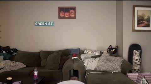 Snapshot of greenxxxqueen chatting on 01-26-25, 08:46 SexQueen Nikki online show from 01-26-25, 08:46