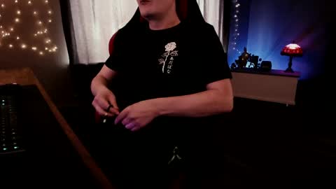 Snapshot of greg0013 chatting on 04-19-26, 01:10 Gregg online show from 04-19-26, 01:10