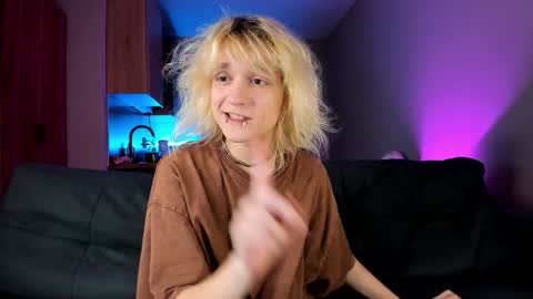 Snapshot of gregory_byyrd chatting on 12-03-24, 07:22 Greg-independent model online show from 12-03-24, 07:22