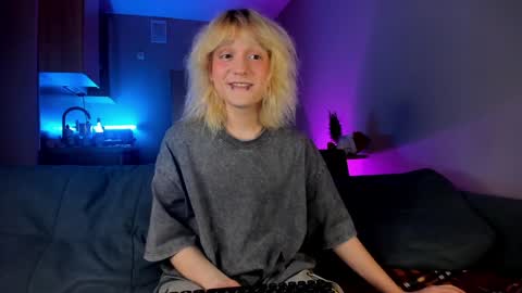 Snapshot of gregory_byyrd chatting on 12-22-24, 04:17 Greg-independent model online show from 12-22-24, 04:17