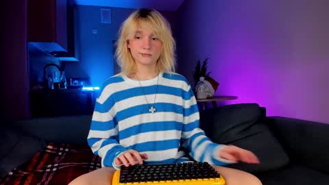 Snapshot of gregory_byyrd chatting on 12-25-24, 09:54 Greg-independent model online show from 12-25-24, 09:54