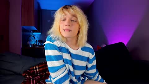 Snapshot of gregory_byyrd chatting on 01-06-25, 07:02 Greg-independent model online show from 01-06-25, 07:02