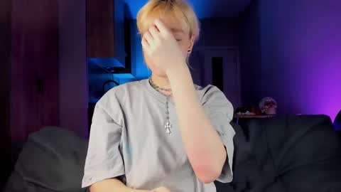 Snapshot of gregory_byyrd chatting on 02-23-25, 09:48 Greg-independent model online show from 02-23-25, 09:48