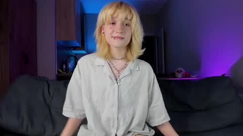 Snapshot of gregory_byyrd chatting on 03-08-25, 04:12 Greg-independent model online show from 03-08-25, 04:12