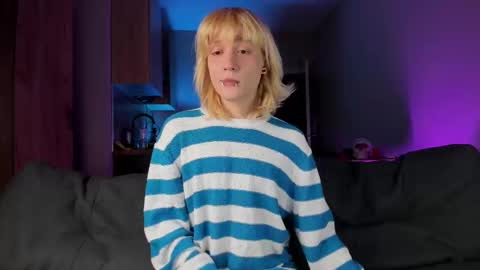 Snapshot of gregory_byyrd chatting on 03-08-25, 07:31 Greg-independent model online show from 03-08-25, 07:31