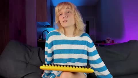 Snapshot of gregory_byyrd chatting on 03-11-25, 07:36 Greg-independent model online show from 03-11-25, 07:36