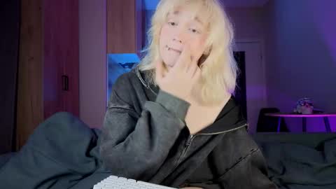 Snapshot of gregory_byyrd chatting on 09-13-25, 09:25 Greg-independent model online show from 09-13-25, 09:25