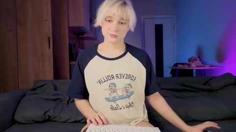 Snapshot of gregory_byyrd chatting on 11-23-25, 07:24 Greg-independent model online show from 11-23-25, 07:24