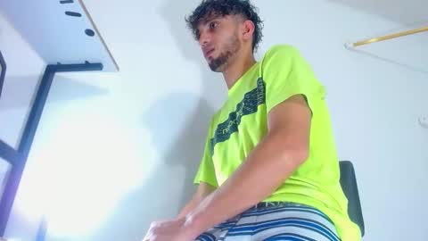Snapshot of gregory_hardxx chatting on 09-09-25, 01:49 GREGORY online show from 09-09-25, 01:49