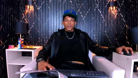 Snapshot of gregory_sforza chatting on 12-15-25, 05:06 GregorySforza online show from 12-15-25, 05:06