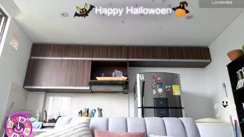 Snapshot of greta_miss chatting on 10-28-25, 03:14 Emmy online show from 10-28-25, 03:14