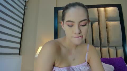 Snapshot of greta_petitee chatting on 02-26-26, 11:31 GRETA online show from 02-26-26, 11:31