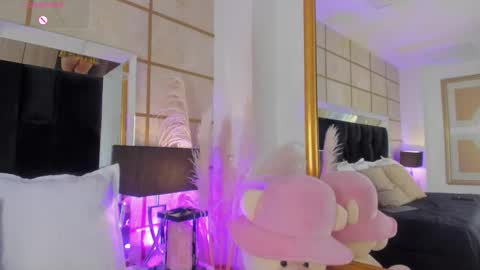 Snapshot of gretavelvet chatting on 10-18-25, 07:58 Greta Velvet online show from 10-18-25, 07:58