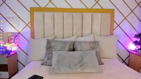 Snapshot of gretavelvet chatting on 11-15-25, 08:05 Greta Velvet online show from 11-15-25, 08:05