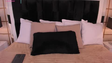 Snapshot of gretavelvet chatting on 12-17-25, 07:42 Greta Velvet online show from 12-17-25, 07:42