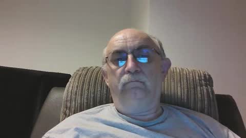 Snapshot of grey_dom chatting on 10-17-25, 07:27 Master  Sir online show from 10-17-25, 07:27