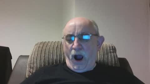 Snapshot of grey_dom chatting on 10-18-25, 10:05 Master  Sir online show from 10-18-25, 10:05