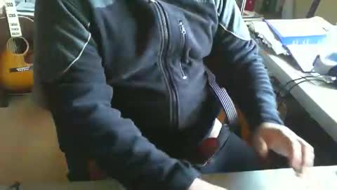 Snapshot of greyhounddog chatting on 01-16-25, 10:42 greyhounddog online show from 01-16-25, 10:42