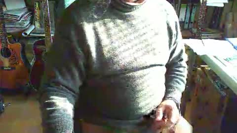 Snapshot of greyhounddog chatting on 04-03-26, 04:05 greyhounddog online show from 04-03-26, 04:05