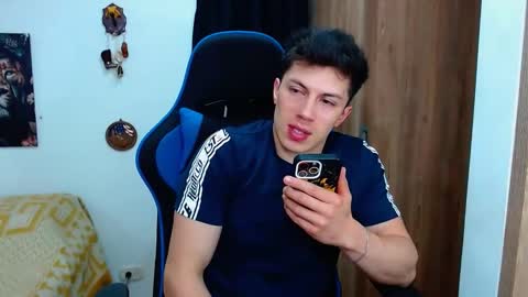 Snapshot of griego01 chatting on 01-11-25, 02:30 griego01 online show from 01-11-25, 02:30