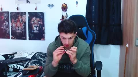 Snapshot of griego01 chatting on 02-24-25, 04:36 griego01 online show from 02-24-25, 04:36