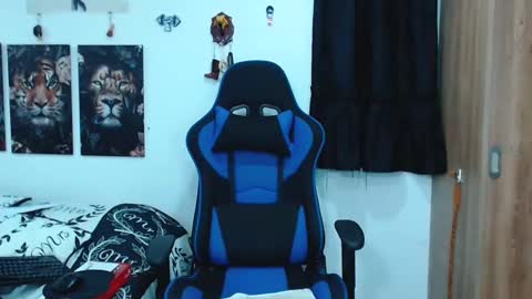 Snapshot of griego01 chatting on 02-25-25, 11:00 griego01 online show from 02-25-25, 11:00