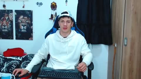 Snapshot of griego01 chatting on 02-27-25, 05:34 griego01 online show from 02-27-25, 05:34