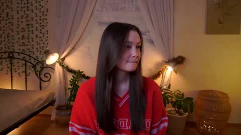 Snapshot of griselberumen chatting on 12-20-25, 04:08 Gwen online show from 12-20-25, 04:08