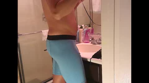 Snapshot of grizzlybone chatting on 02-26-26, 03:05 grizzlybone online show from 02-26-26, 03:05