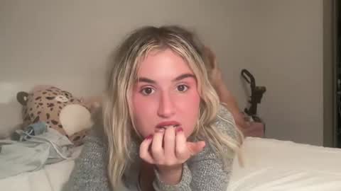 Snapshot of grrlgod chatting on 02-17-25, 12:32 grrlgod online show from 02-17-25, 12:32