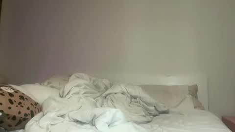 Snapshot of grrlgod chatting on 10-14-25, 12:22 grrlgod online show from 10-14-25, 12:22