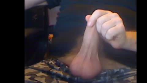 Snapshot of gruhahn chatting on 09-23-25, 07:11 DankMess online show from 09-23-25, 07:11