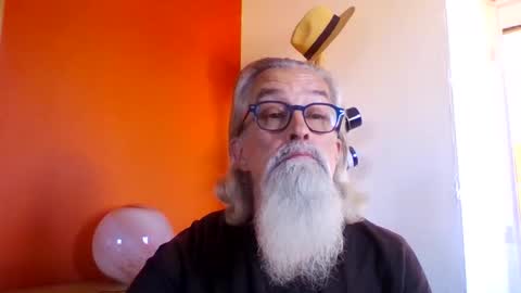 Snapshot of grybear60 chatting on 10-05-25, 12:03 Grybear online show from 10-05-25, 12:03