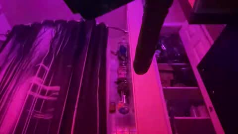 Snapshot of gswaze12 chatting on 10-28-25, 11:25 GSwaze online show from 10-28-25, 11:25