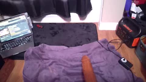 Snapshot of gswaze12 chatting on 11-08-25, 06:13 GSwaze online show from 11-08-25, 06:13