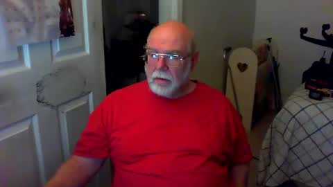 Snapshot of gtnolder60 chatting on 12-06-24, 10:19 Gary online show from 12-06-24, 10:19