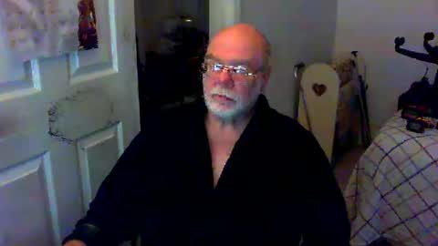 Snapshot of gtnolder60 chatting on 12-07-24, 12:35 Gary online show from 12-07-24, 12:35
