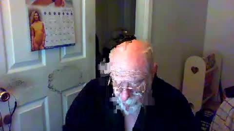 Snapshot of gtnolder60 chatting on 01-02-25, 12:13 Gary online show from 01-02-25, 12:13