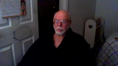 Snapshot of gtnolder60 chatting on 02-06-25, 01:38 Gary online show from 02-06-25, 01:38