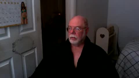 Snapshot of gtnolder60 chatting on 02-09-25, 12:08 Gary online show from 02-09-25, 12:08