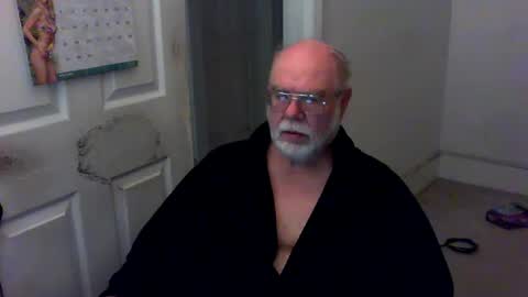 Snapshot of gtnolder60 chatting on 09-17-25, 10:28 Gary online show from 09-17-25, 10:28