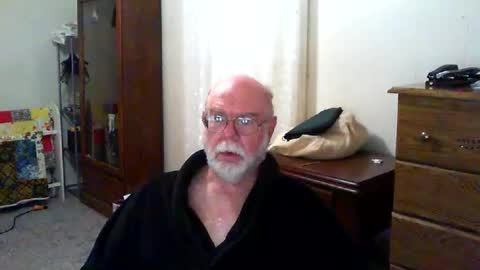 Snapshot of gtnolder60 chatting on 10-09-25, 11:30 Gary online show from 10-09-25, 11:30