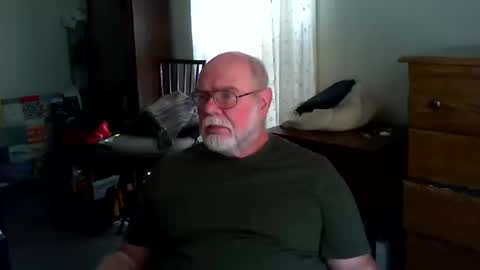 Snapshot of gtnolder60 chatting on 10-16-25, 04:19 Gary online show from 10-16-25, 04:19