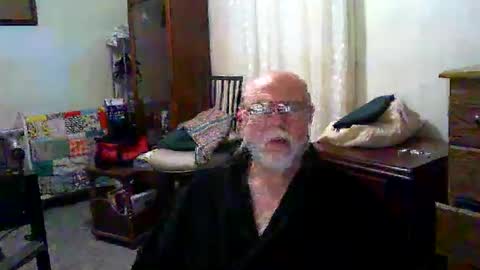 Snapshot of gtnolder60 chatting on 10-19-25, 11:22 Gary online show from 10-19-25, 11:22