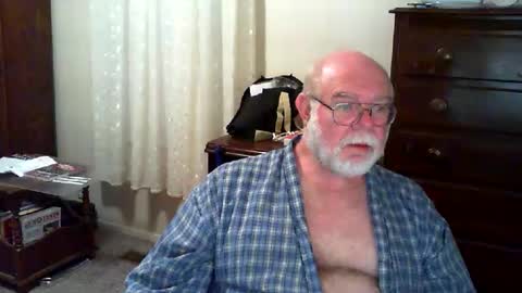 Snapshot of gtnolder60 chatting on 05-19-26, 01:33 Gary online show from 05-19-26, 01:33