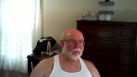 Snapshot of gtnolder60 chatting on 05-20-26, 01:17 Gary online show from 05-20-26, 01:17
