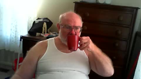 Snapshot of gtnolder60 chatting on 06-03-26, 01:36 Gary online show from 06-03-26, 01:36