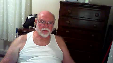 Snapshot of gtnolder60 chatting on 06-05-26, 01:34 Gary online show from 06-05-26, 01:34